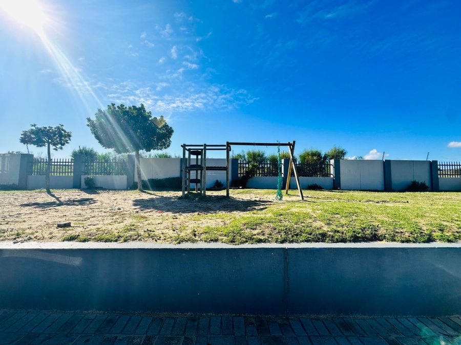 2 Bedroom Property for Sale in Parklands Western Cape